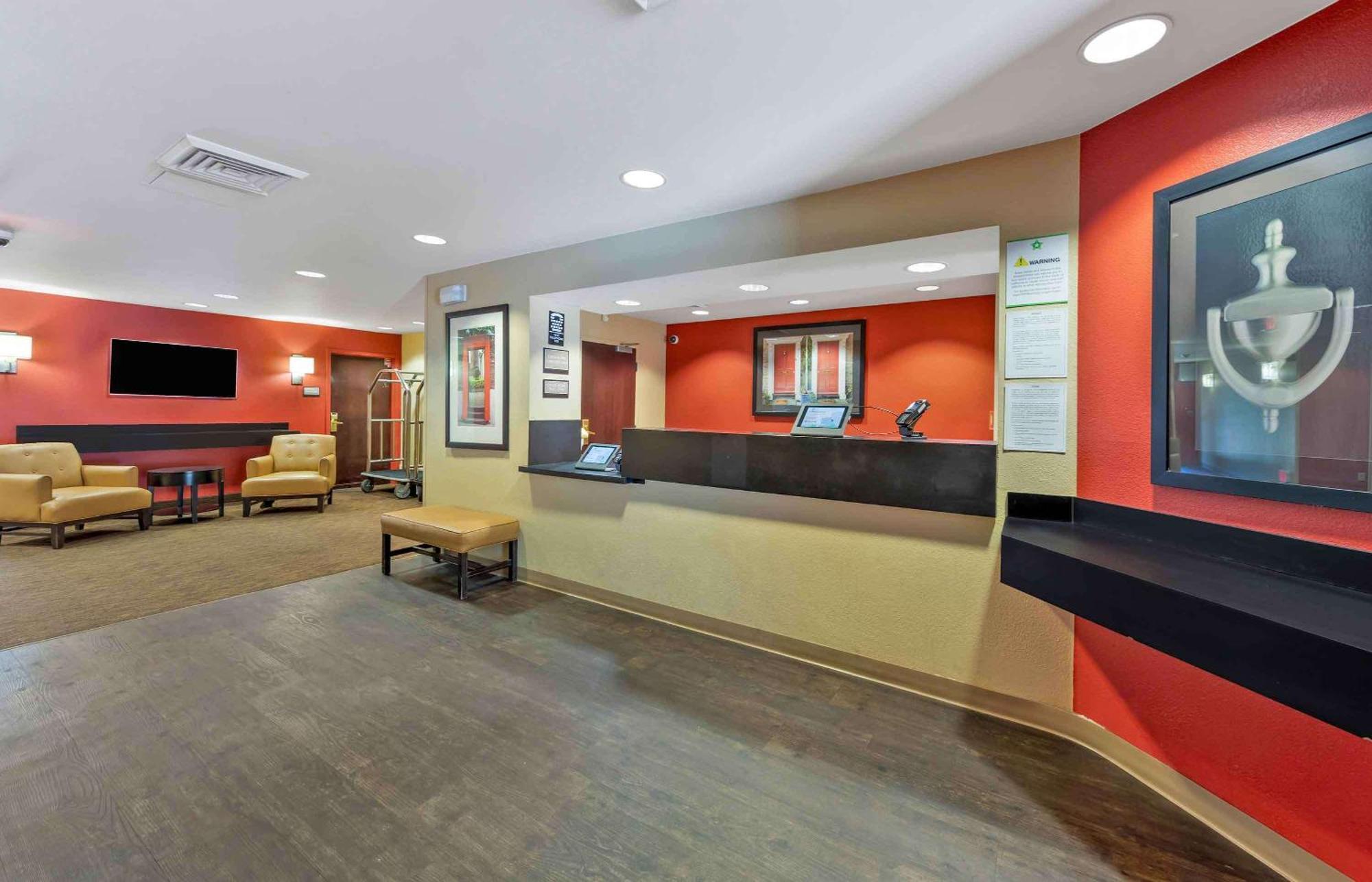 เอ็กซ์เทนด์ สเตย์ อเมริกา - ชิคาโก - เวอร์นอน ฮิลส์ - เลก ฟอเรสต์ Hotel Vernon Hills ภายนอก รูปภาพ