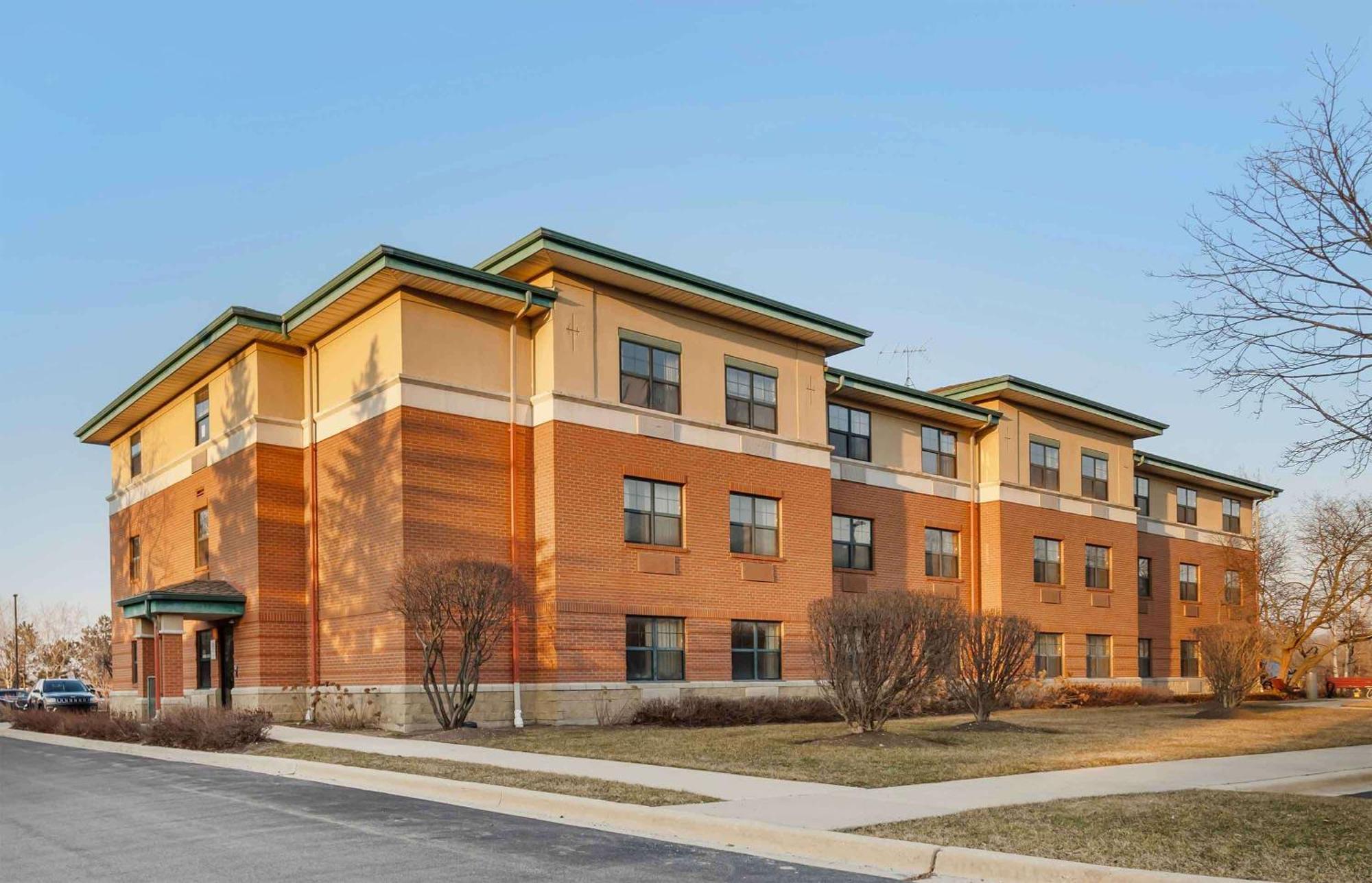 เอ็กซ์เทนด์ สเตย์ อเมริกา - ชิคาโก - เวอร์นอน ฮิลส์ - เลก ฟอเรสต์ Hotel Vernon Hills ภายนอก รูปภาพ