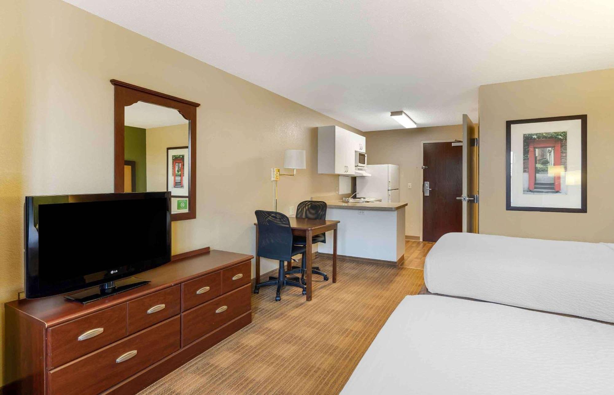 เอ็กซ์เทนด์ สเตย์ อเมริกา - ชิคาโก - เวอร์นอน ฮิลส์ - เลก ฟอเรสต์ Hotel Vernon Hills ภายนอก รูปภาพ