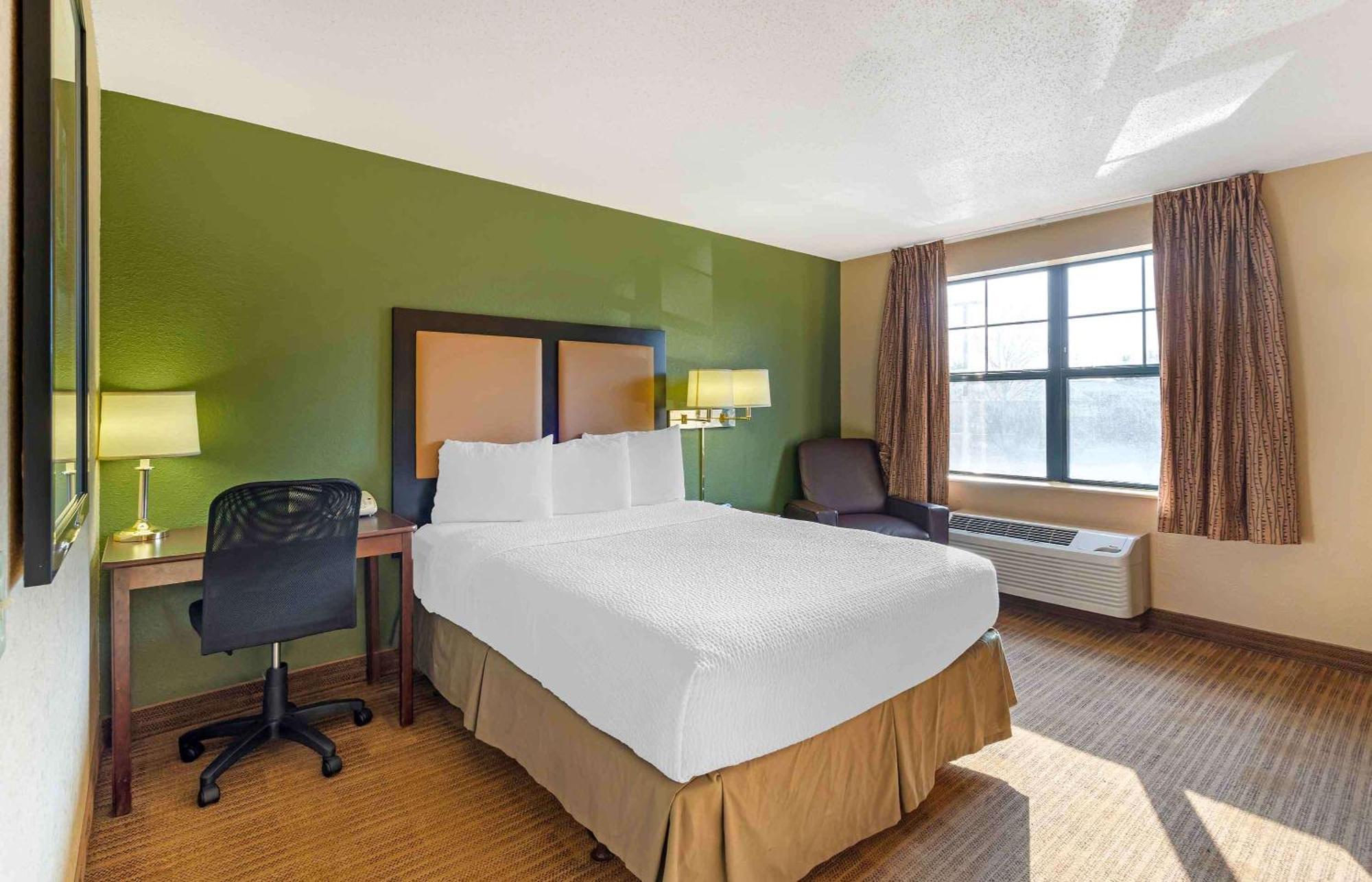 เอ็กซ์เทนด์ สเตย์ อเมริกา - ชิคาโก - เวอร์นอน ฮิลส์ - เลก ฟอเรสต์ Hotel Vernon Hills ภายนอก รูปภาพ