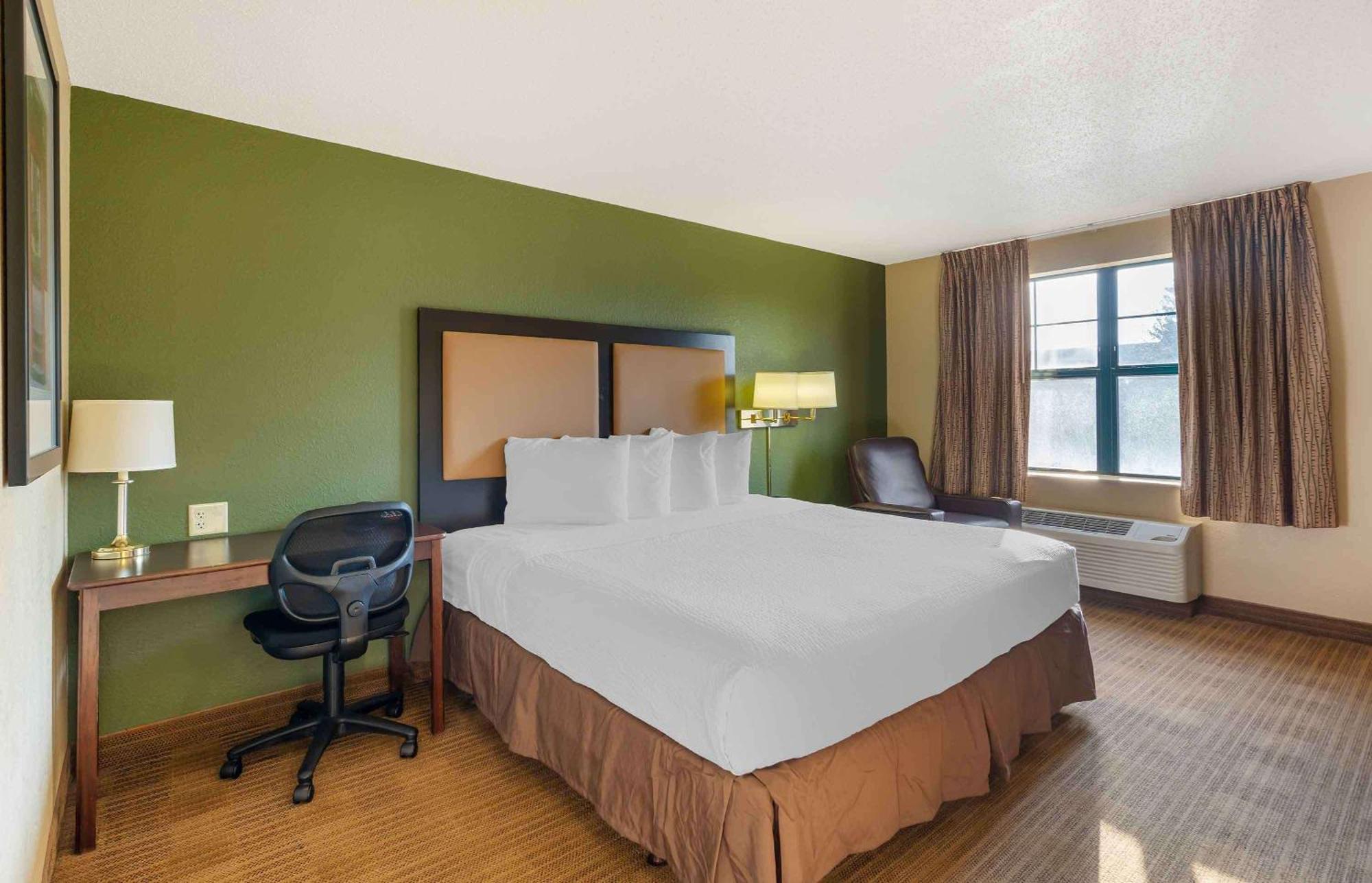 เอ็กซ์เทนด์ สเตย์ อเมริกา - ชิคาโก - เวอร์นอน ฮิลส์ - เลก ฟอเรสต์ Hotel Vernon Hills ภายนอก รูปภาพ