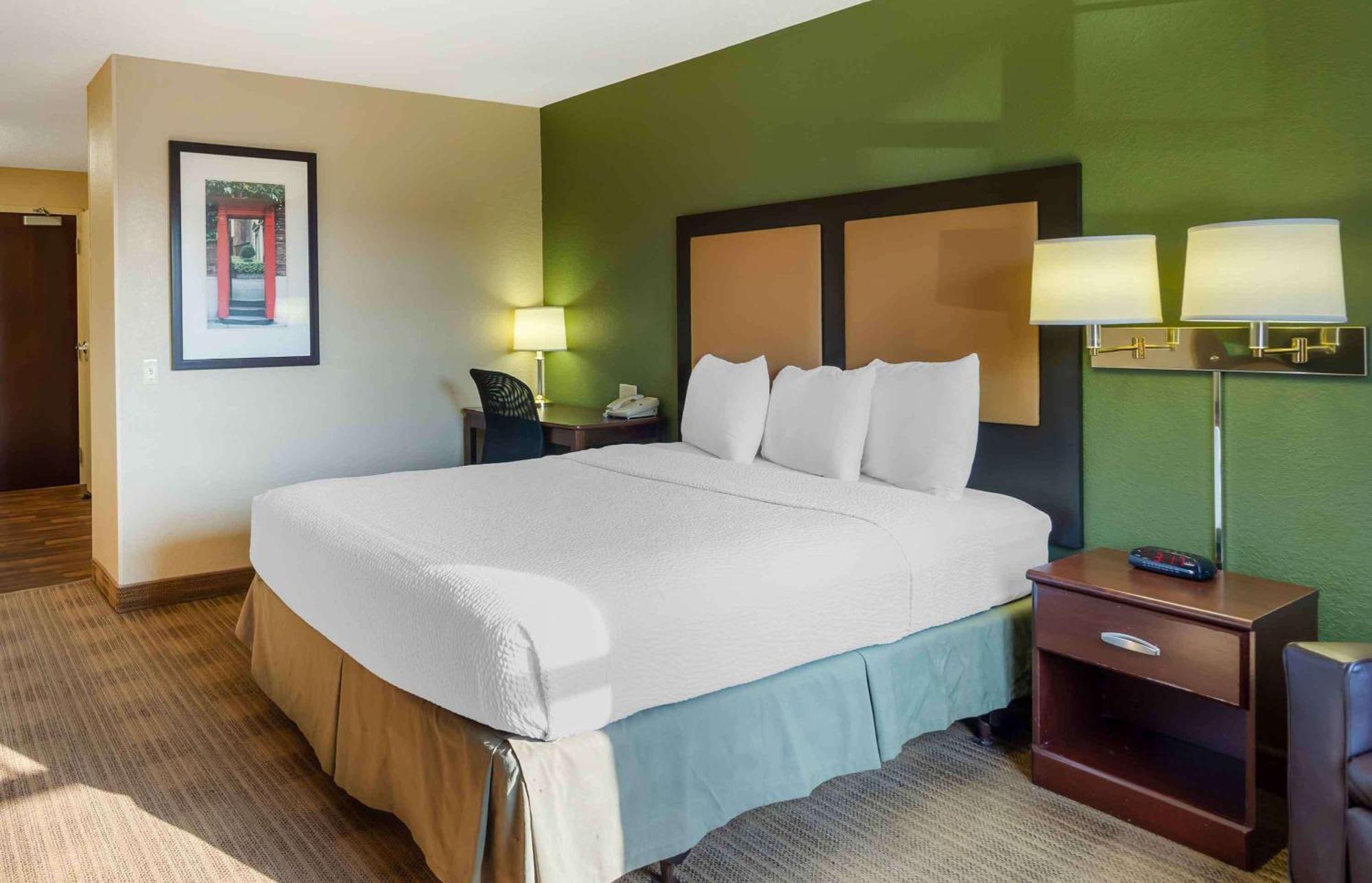 เอ็กซ์เทนด์ สเตย์ อเมริกา - ชิคาโก - เวอร์นอน ฮิลส์ - เลก ฟอเรสต์ Hotel Vernon Hills ภายนอก รูปภาพ
