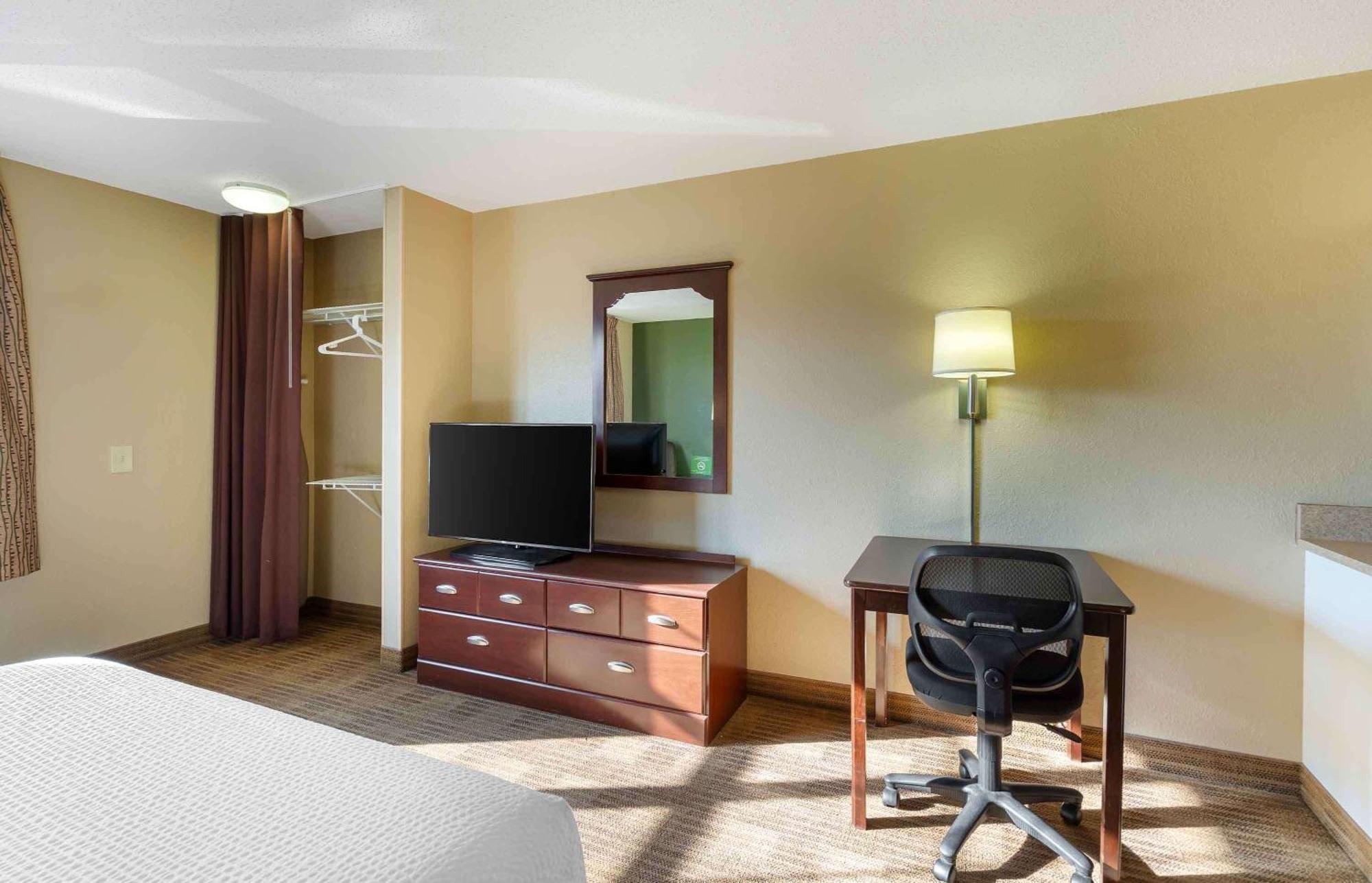 เอ็กซ์เทนด์ สเตย์ อเมริกา - ชิคาโก - เวอร์นอน ฮิลส์ - เลก ฟอเรสต์ Hotel Vernon Hills ภายนอก รูปภาพ