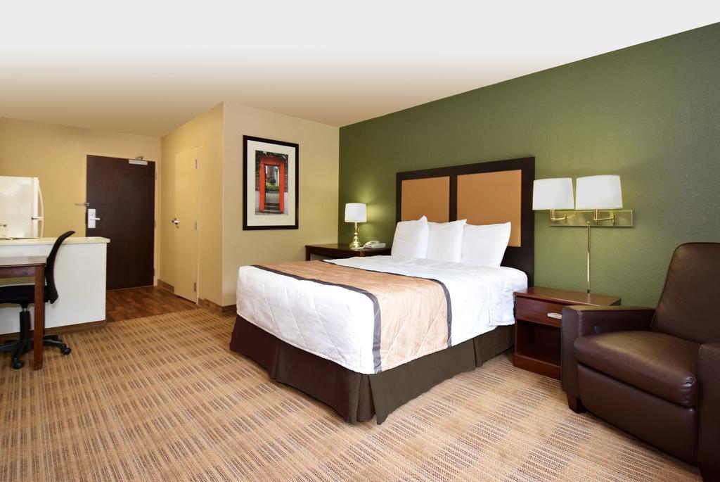 เอ็กซ์เทนด์ สเตย์ อเมริกา - ชิคาโก - เวอร์นอน ฮิลส์ - เลก ฟอเรสต์ Hotel Vernon Hills ภายนอก รูปภาพ